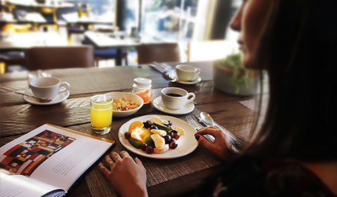 Desayuno saludable en el Hotel Cottage Puerto Buceo, Montevideo, Uruguay.