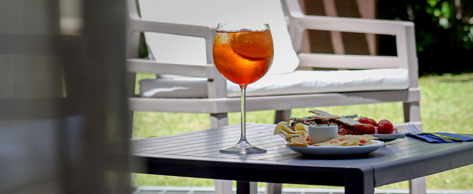 Habitación Superior de Hotel Cottage Carrasco con desayuno en la cama