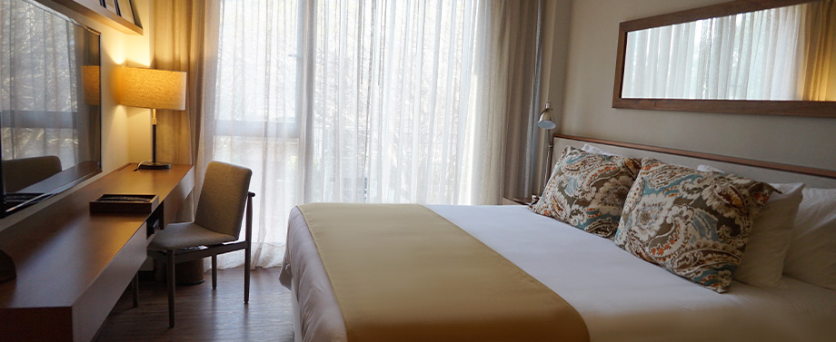 Habitación Superior de Hotel Cottage Carrasco con desayuno en la cama