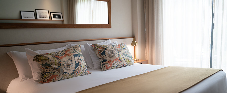 Habitación Superior de Hotel Cottage Carrasco con desayuno en la cama